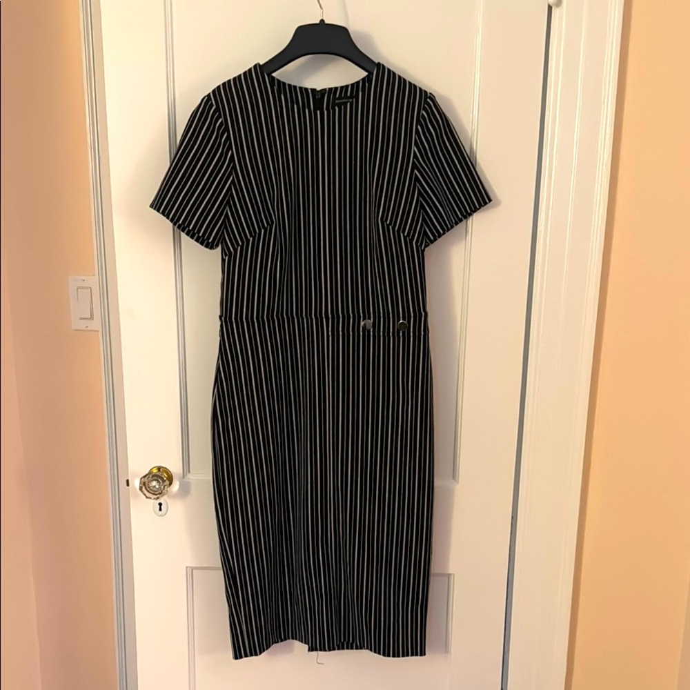 *like new* Banana Republic Black and Gray Striped Dress Size 8